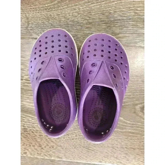 Native purple‎ shimmer shoes size c6 #2 - Picture 1 of 4